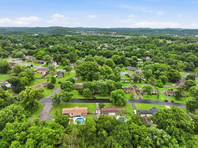 107 Charleston Dr, Goodlettsville, TN 37072