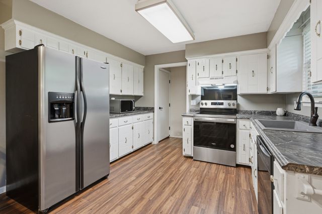 107 Charleston Dr, Goodlettsville, TN 37072