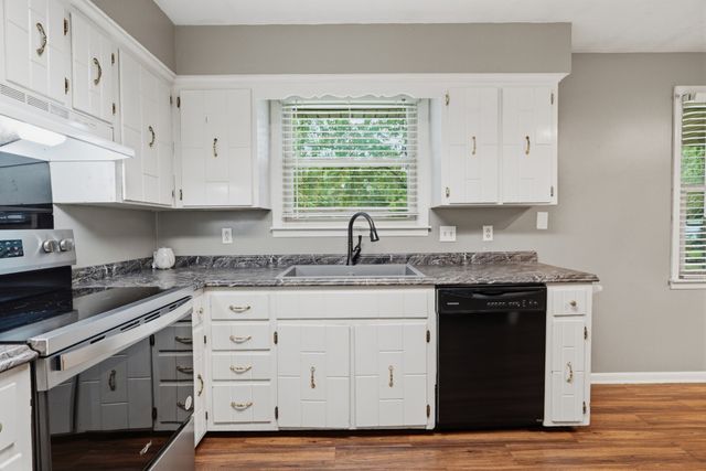 107 Charleston Dr, Goodlettsville, TN 37072