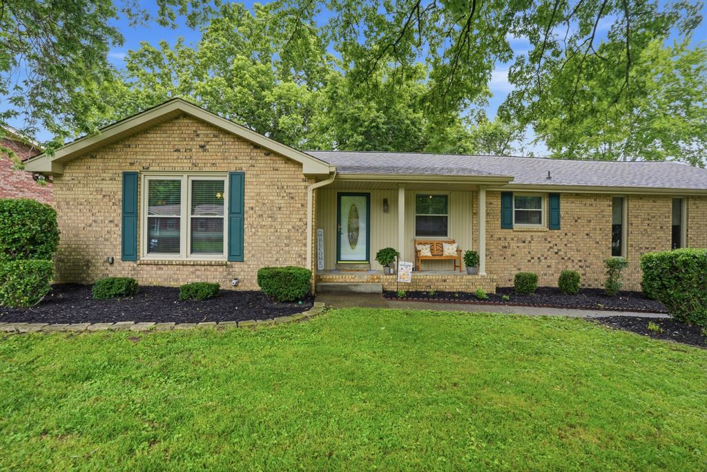 107 Charleston Dr, Goodlettsville, TN 37072