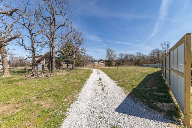 9628 Ruby Hall Road, Gentry, AR 72734