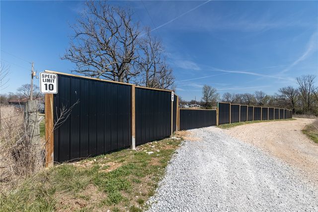 9628 Ruby Hall Road, Gentry, AR 72734