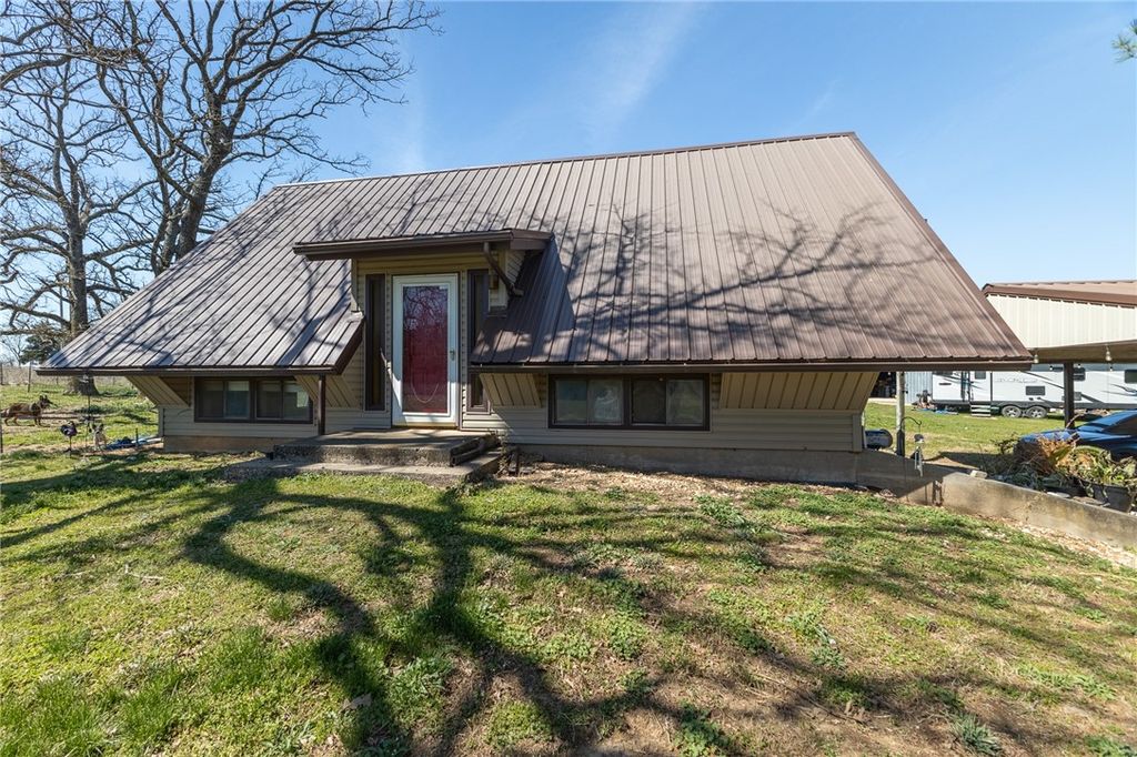 9628 Ruby Hall Road, Gentry, AR 72734