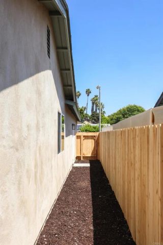 9844 Halberns Boulevard, Santee, CA 92071