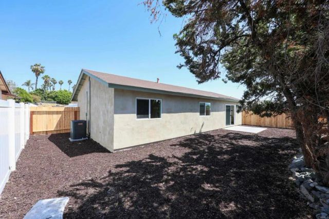 9844 Halberns Boulevard, Santee, CA 92071