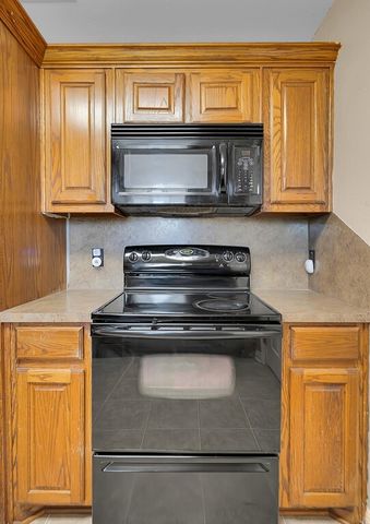 202 Wildcat Drive, Lacy Lakeview, TX 76705