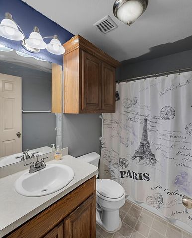 202 Wildcat Drive, Lacy Lakeview, TX 76705