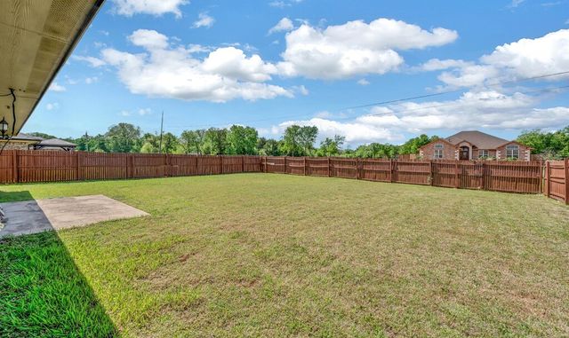 202 Wildcat Drive, Lacy Lakeview, TX 76705