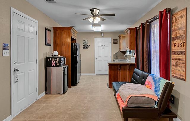 202 Wildcat Drive, Lacy Lakeview, TX 76705