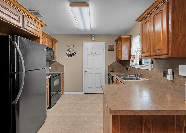 202 Wildcat Drive, Lacy Lakeview, TX 76705