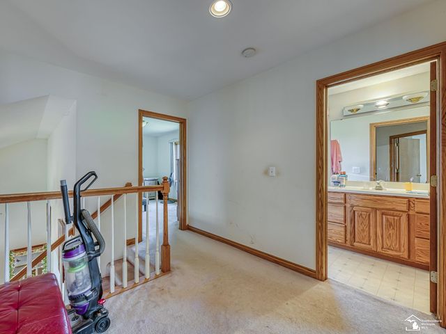 2960 E Country Lane, Monroe, MI 48162