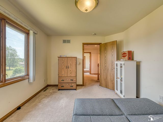 2960 E Country Lane, Monroe, MI 48162
