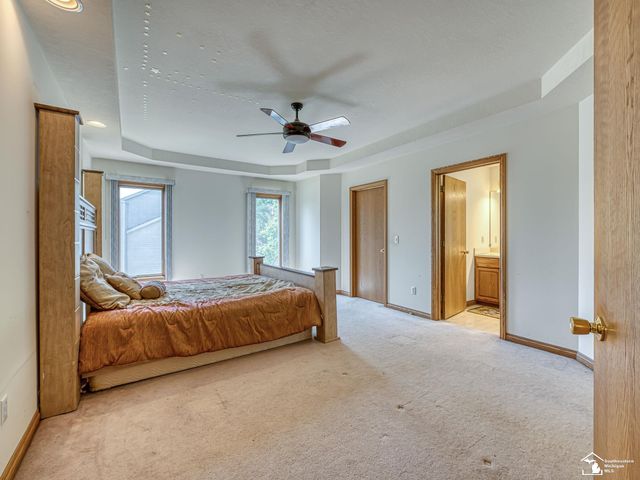 2960 E Country Lane, Monroe, MI 48162