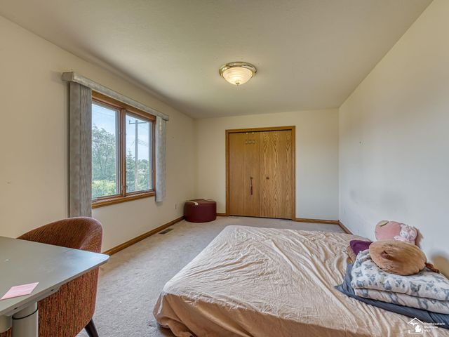 2960 E Country Lane, Monroe, MI 48162