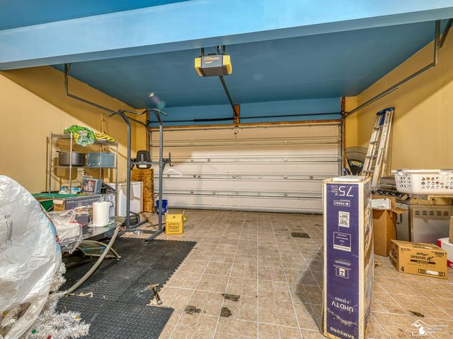 2960 E Country Lane, Monroe, MI 48162