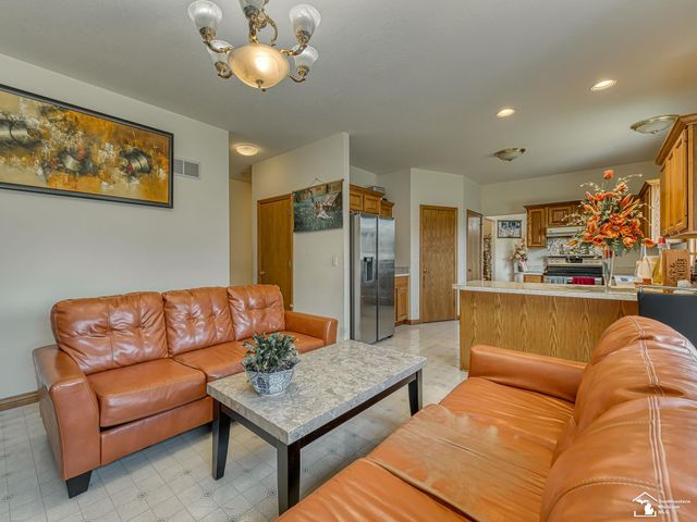 2960 E Country Lane, Monroe, MI 48162