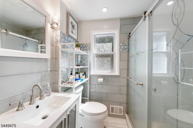 44 Sunnyside Rd, West Orange Twp., NJ 07052
