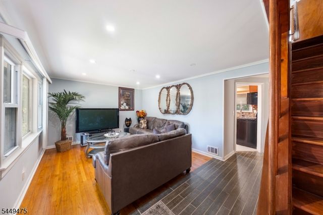 44 Sunnyside Rd, West Orange Twp., NJ 07052