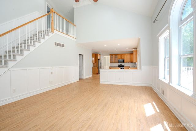 14 Bard Drive, Monroe, NJ 08831