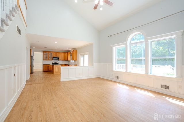 14 Bard Drive, Monroe, NJ 08831