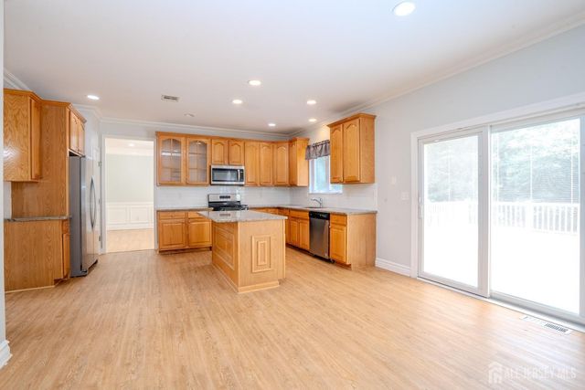 14 Bard Drive, Monroe, NJ 08831