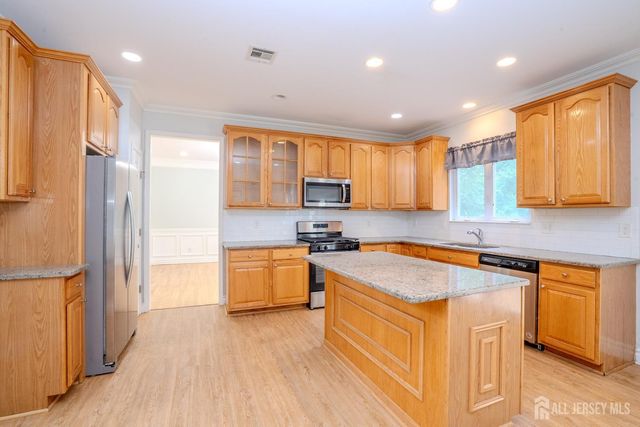 14 Bard Drive, Monroe, NJ 08831