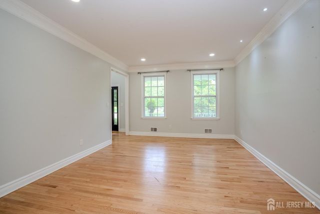 14 Bard Drive, Monroe, NJ 08831
