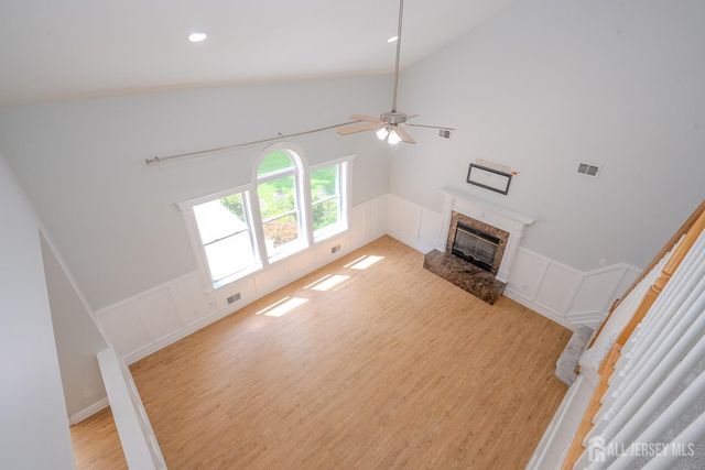 14 Bard Drive, Monroe, NJ 08831