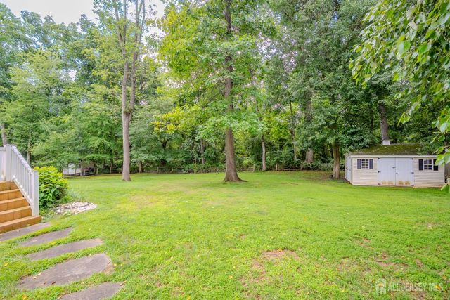 14 Bard Drive, Monroe, NJ 08831