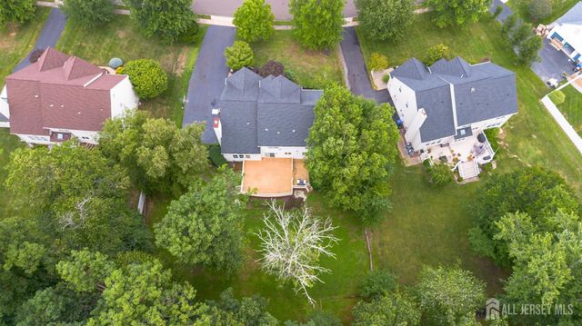14 Bard Drive, Monroe, NJ 08831