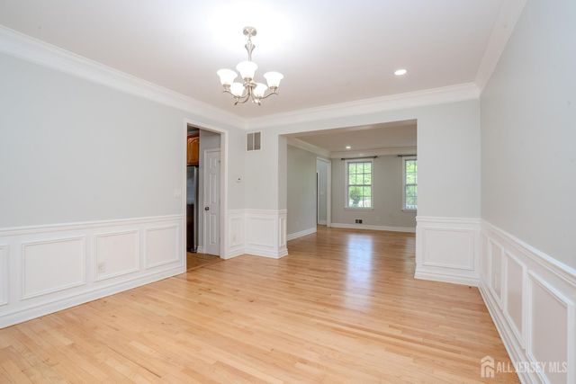 14 Bard Drive, Monroe, NJ 08831