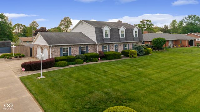 425 Lasher Drive, Seymour, IN 47274