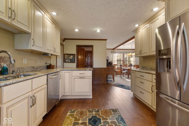 425 Lasher Drive, Seymour, IN 47274