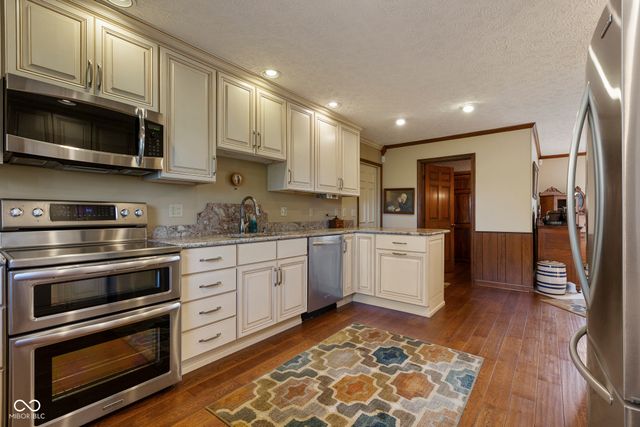 425 Lasher Drive, Seymour, IN 47274