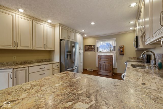 425 Lasher Drive, Seymour, IN 47274