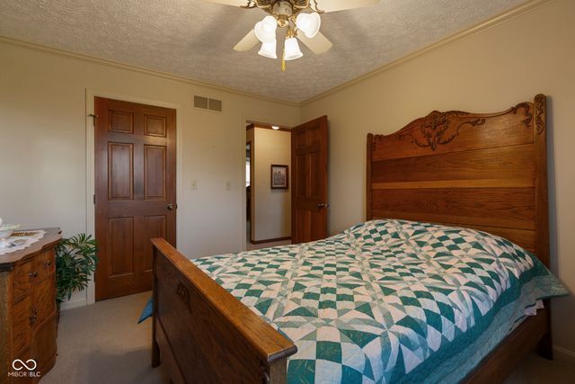 425 Lasher Drive, Seymour, IN 47274