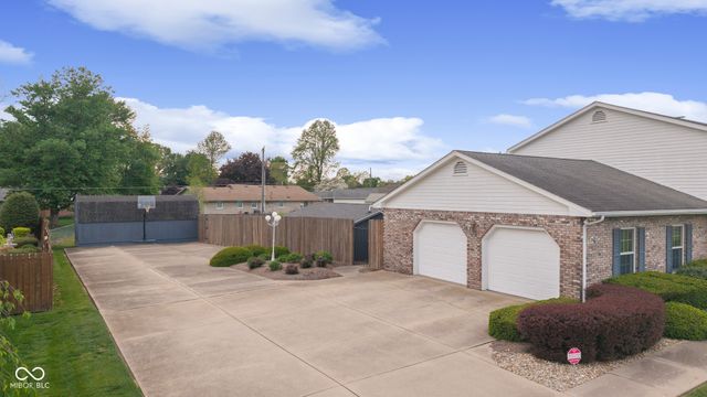 425 Lasher Drive, Seymour, IN 47274