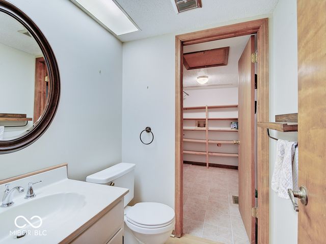 1560 Saylor Street, Zionsville, IN 46077