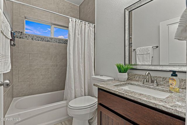 847 Magnolia Park Street, Santa Teresa, NM 88008
