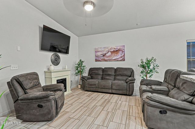 847 Magnolia Park Street, Santa Teresa, NM 88008