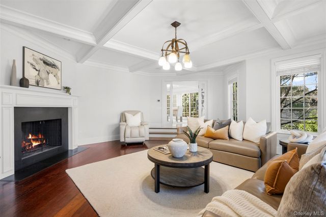 20 Oxford Road, Scarsdale, NY 10583