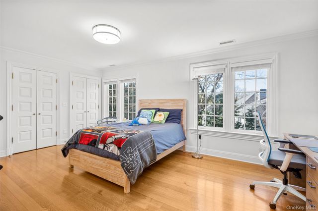20 Oxford Road, Scarsdale, NY 10583