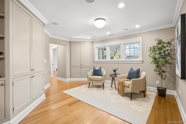 20 Oxford Road, Scarsdale, NY 10583