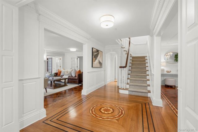 20 Oxford Road, Scarsdale, NY 10583