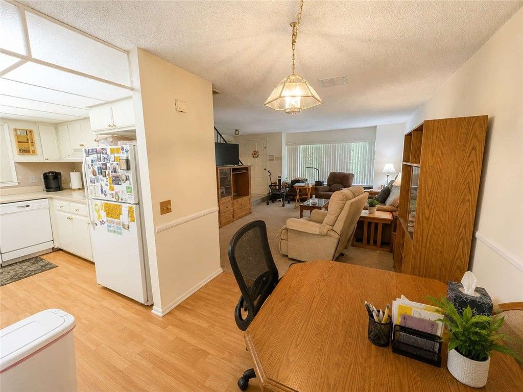 Image 3 of property listing at 6515 Marquette Street C, Moorpark, CA 93021