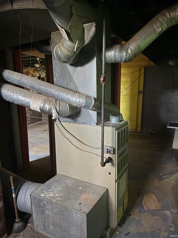 9118 W Canal Street, Yorktown, IN 47396