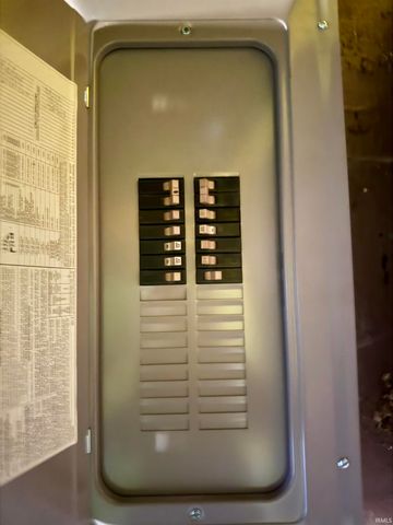 9118 W Canal Street, Yorktown, IN 47396