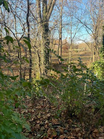 9118 W Canal Street, Yorktown, IN 47396