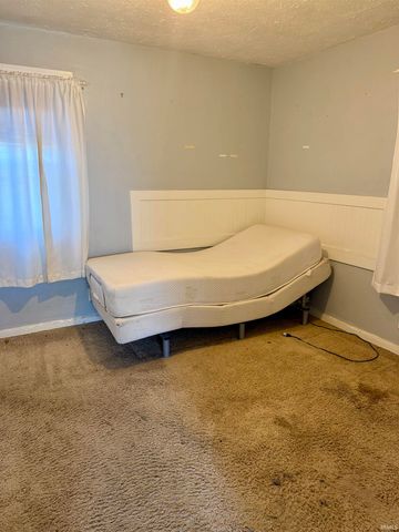 9118 W Canal Street, Yorktown, IN 47396