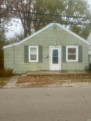9118 W Canal Street, Yorktown, IN 47396